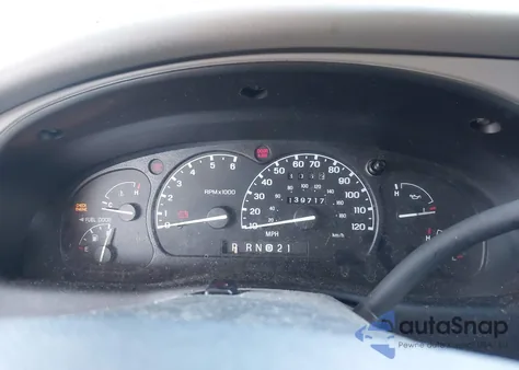 2000 Ford Explorer Xlt from USA, damaged, VIN 1FMZU63XXYUB66503